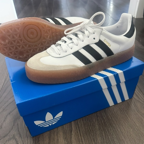 WOMENS ADIDAS SAMBAE - SIZE 10.5 - WHITE, BLACK, GUM BOTTOM - EXCELLENT - Picture 1 of 4